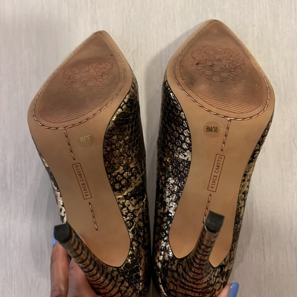 Vince Camuto Women’s Pointed Heels - Picture 3 of 4